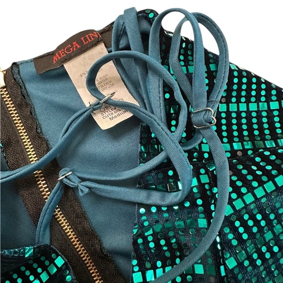 Elegant Green Sequin Dress - Picture 10 of 17